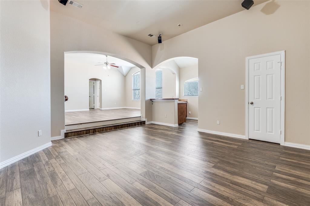 2260 Bald Eagle Way Grand Prairie, TX 75052 - Photo 10 of 24