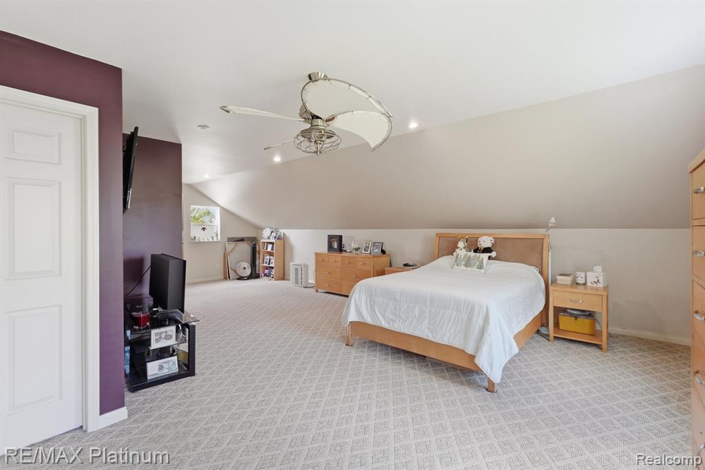 2428 Fisher Road Howell, MI 48855 - Photo 9 of 35 Gallery Image 9