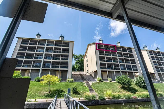 $379,900 | 349 Bristol Bay Drive, Unit 4B, Lake Ozark, MO 65049