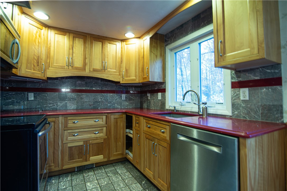 289 Pine Orchard Road Glocester, RI 02814 - Photo 11 of 36