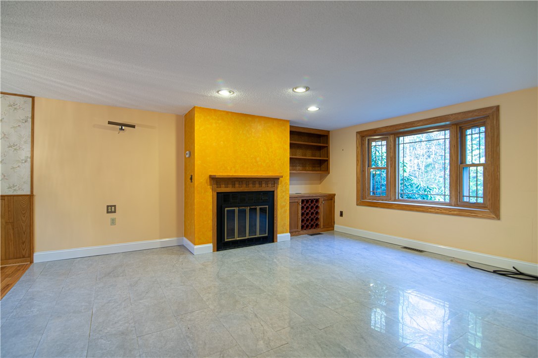 289 Pine Orchard Road Glocester, RI 02814 - Photo 8 of 36