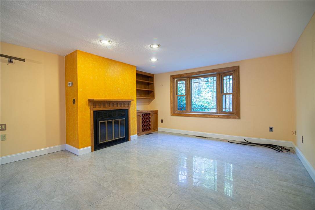 289 Pine Orchard Road Glocester, RI 02814 - Photo 9 of 36
