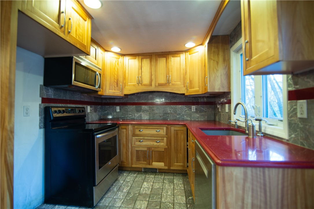 289 Pine Orchard Road Glocester, RI 02814 - Photo 10 of 36