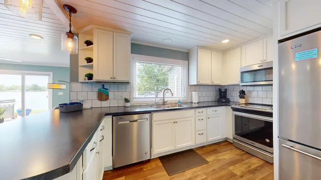 $618,000 | 27096 Little Floyd Lake Road, Detroit Lakes, MN 56501