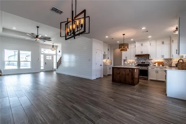 $3,900 | 14514 West Chesapeake, Corpus Christi, TX 78418