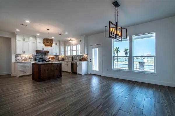 $3,900 | 14514 West Chesapeake, Corpus Christi, TX 78418