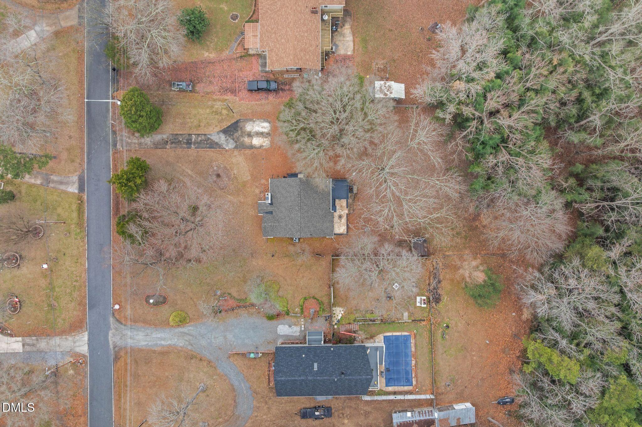 1811 Lazy Lane High Point, NC 27265 - Photo 35 of 44 a picture of a bathroom