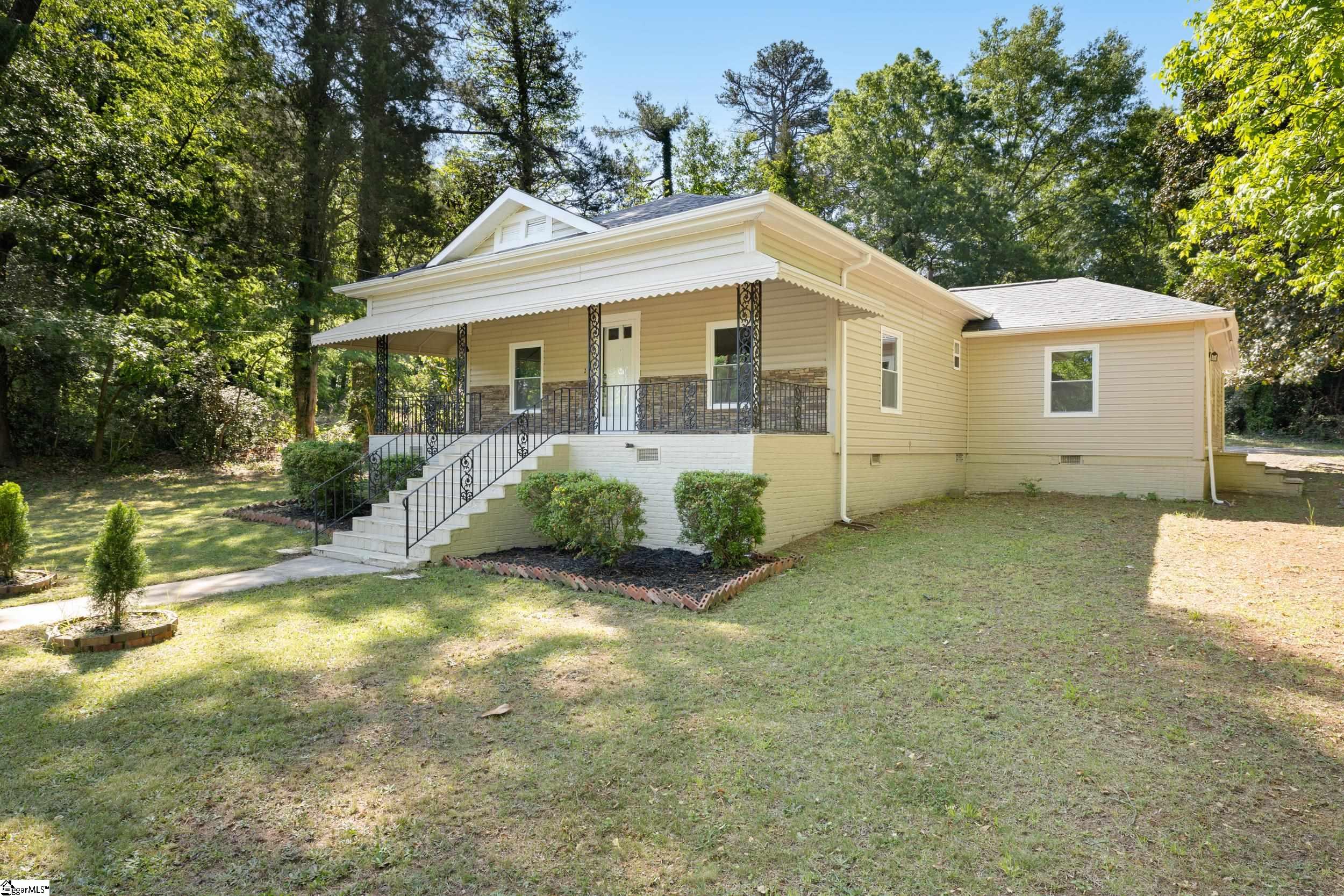 122 Sunset Drive Gaffney, SC 29340 - Photo 3 of 34