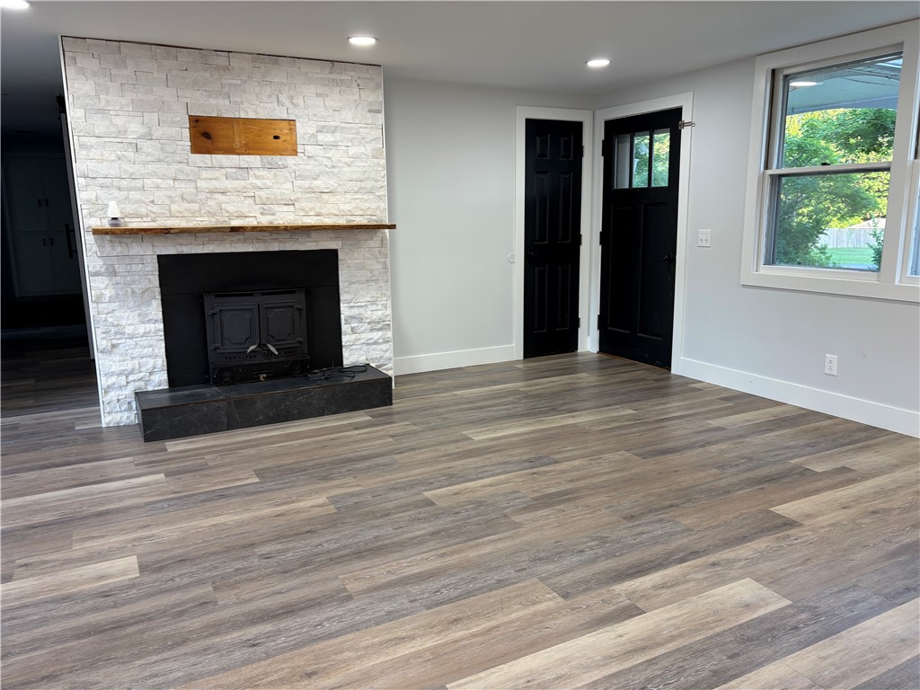 4073 Warner Road Marion, NY 14505 - Photo 11 of 46 Living room