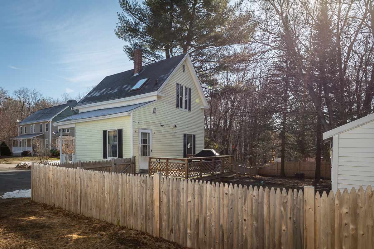 8 Hunter Court Rochester, NH 03867 - Photo 2 of 16