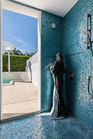 $11,900,000 | 500 Isle Of Capri Drive, Fort Lauderdale, FL 33301