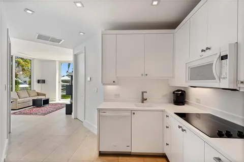 $11,900,000 | 500 Isle Of Capri Drive, Fort Lauderdale, FL 33301