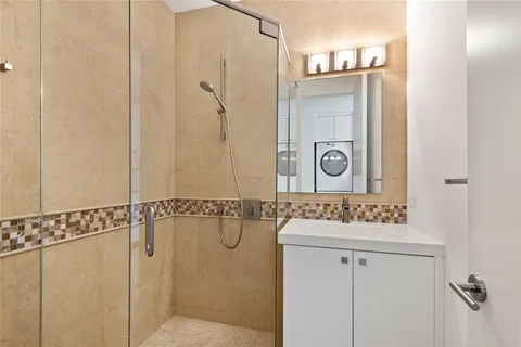 $11,900,000 | 500 Isle Of Capri Drive, Fort Lauderdale, FL 33301