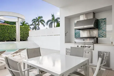 $11,900,000 | 500 Isle Of Capri Drive, Fort Lauderdale, FL 33301