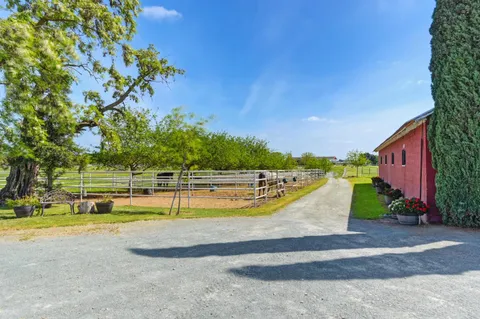 $1,750,000 | 10240-10250 Kost Road, Galt, CA 95632