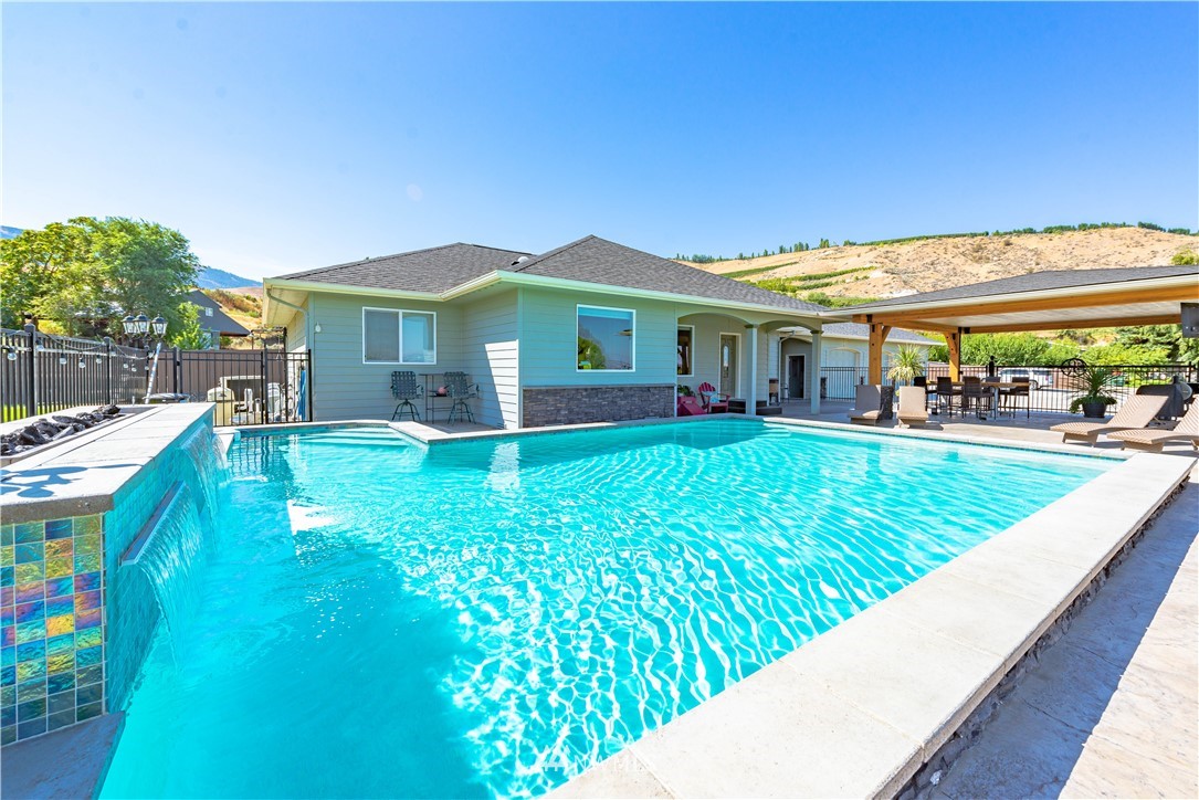 2401 Shaw Road Malaga, WA 98828 - Photo 1 of 40 Gallery Image 1
