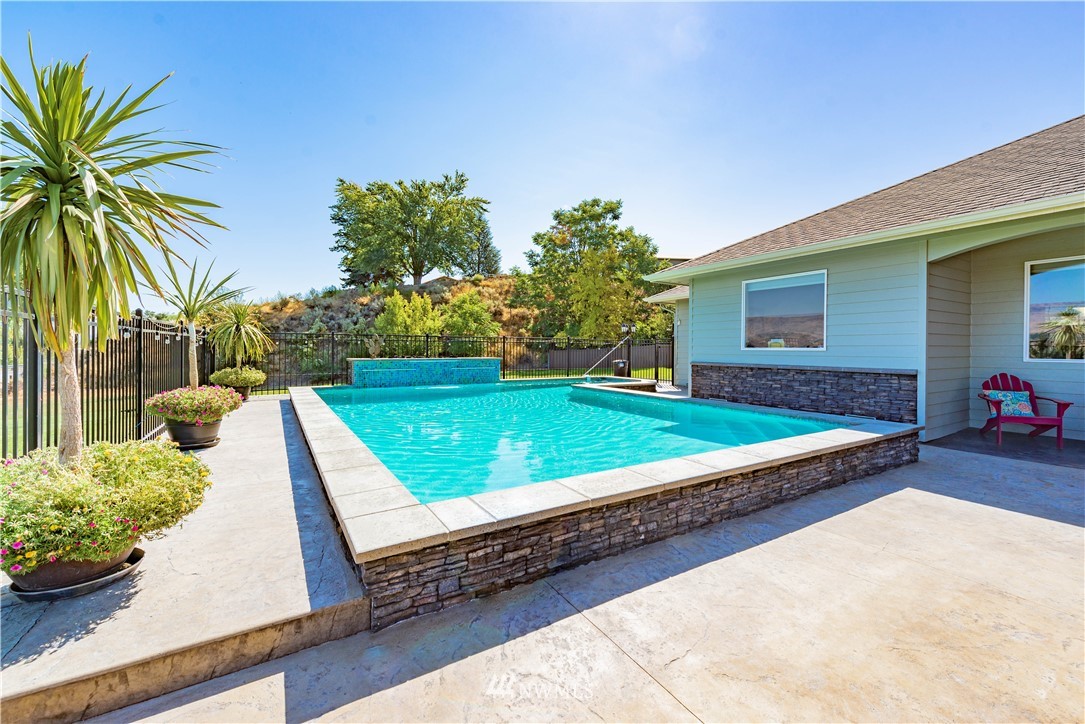2401 Shaw Road Malaga, WA 98828 - Photo 4 of 40 Gallery Image 4