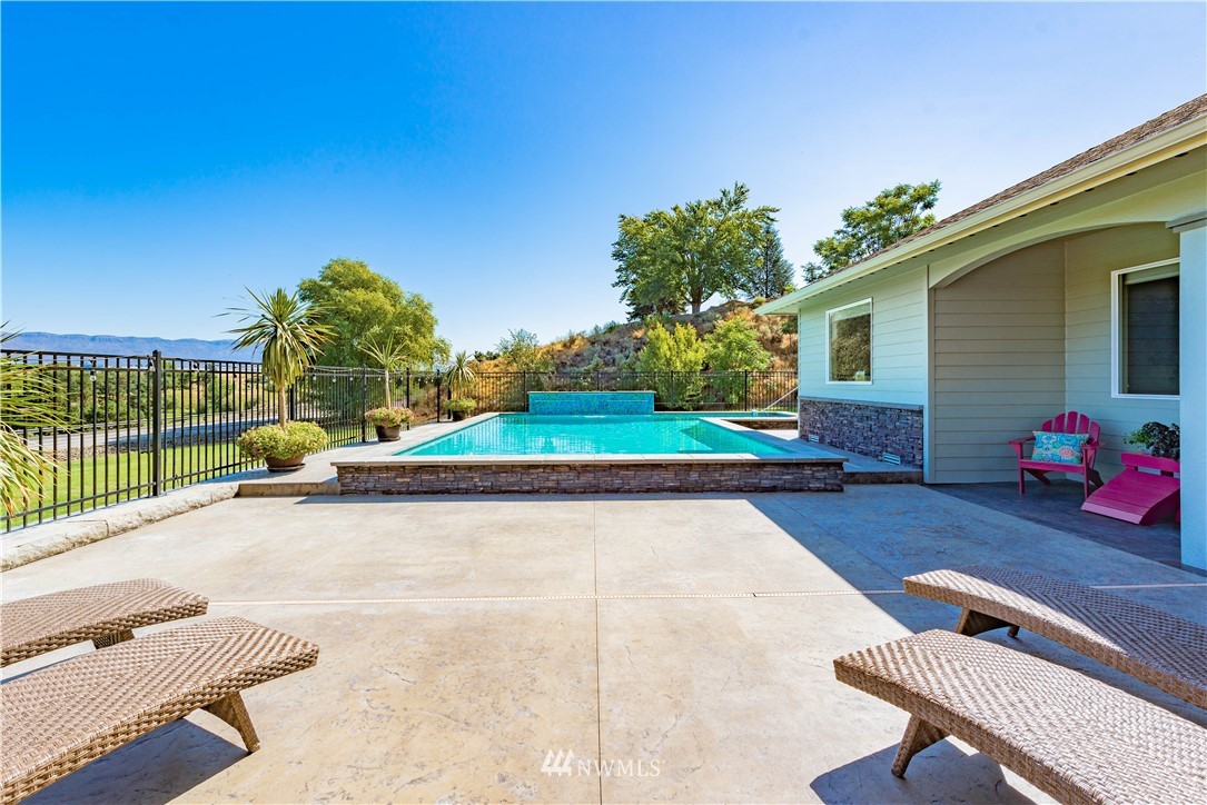 2401 Shaw Road Malaga, WA 98828 - Photo 5 of 40 Gallery Image 5