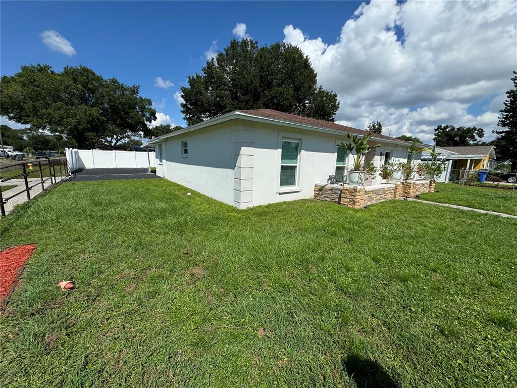 7102 Reindeer Road Tampa, FL 33619 - Photo 3 of 25