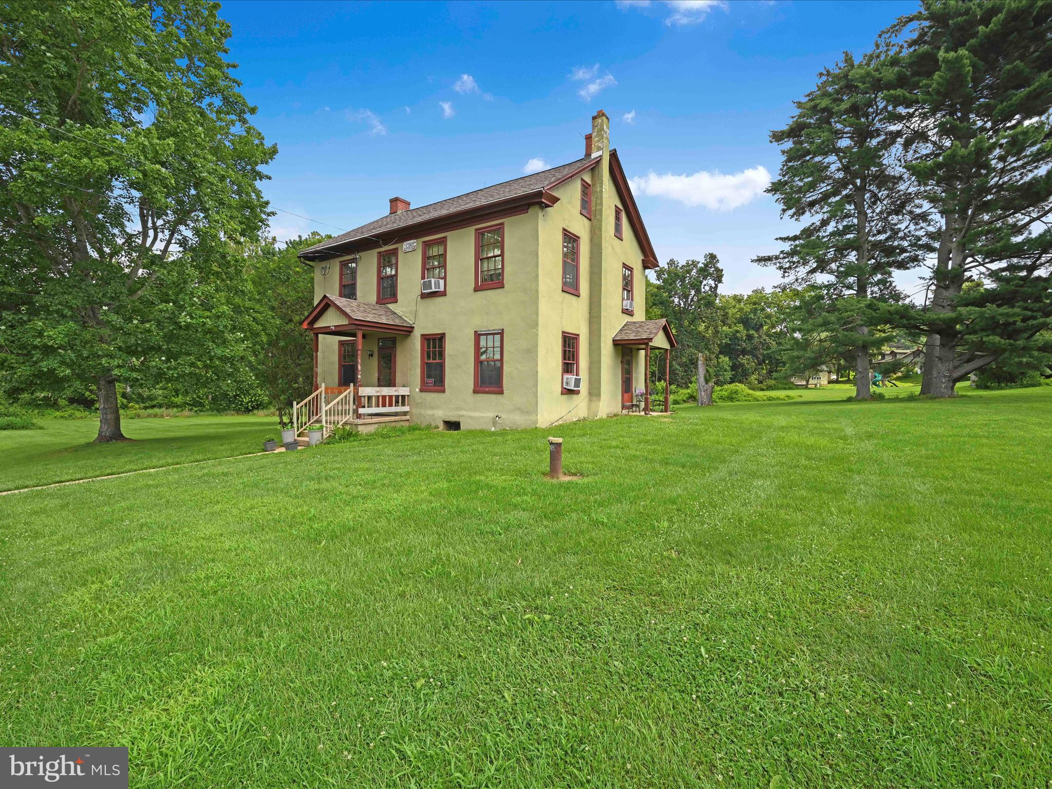 21 Spangsville Road Boyertown, PA 19512 - Photo 6 of 58 Front