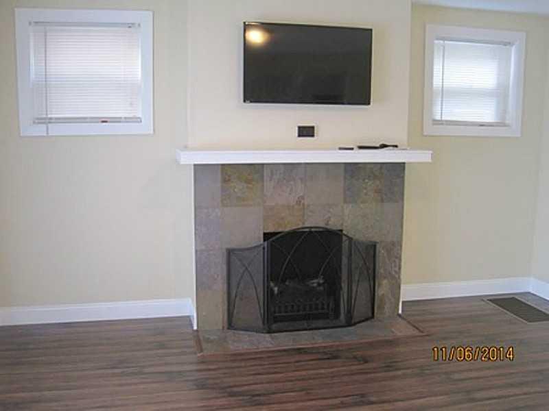 3119 Terrace Street Pittsburgh, PA 15213 - Photo 2 of 16 Living Room.