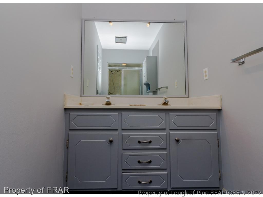 1042 Barnes Road Orrum, NC 28369 - Photo 17 of 30 Gallery Image 17