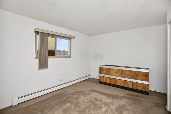 $162,500 | 2521 Thatcher Avenue, Unit 3A, River Grove, IL 60171