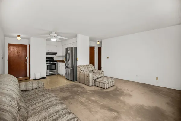 $162,500 | 2521 Thatcher Avenue, Unit 3A, River Grove, IL 60171