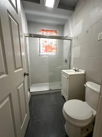 $2,250 | 327 Ashton Avenue, Unit 1L, Linden, NJ 07036