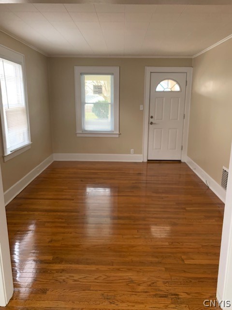 252 Empire Avenue Syracuse, NY 13207 - Photo 3 of 19