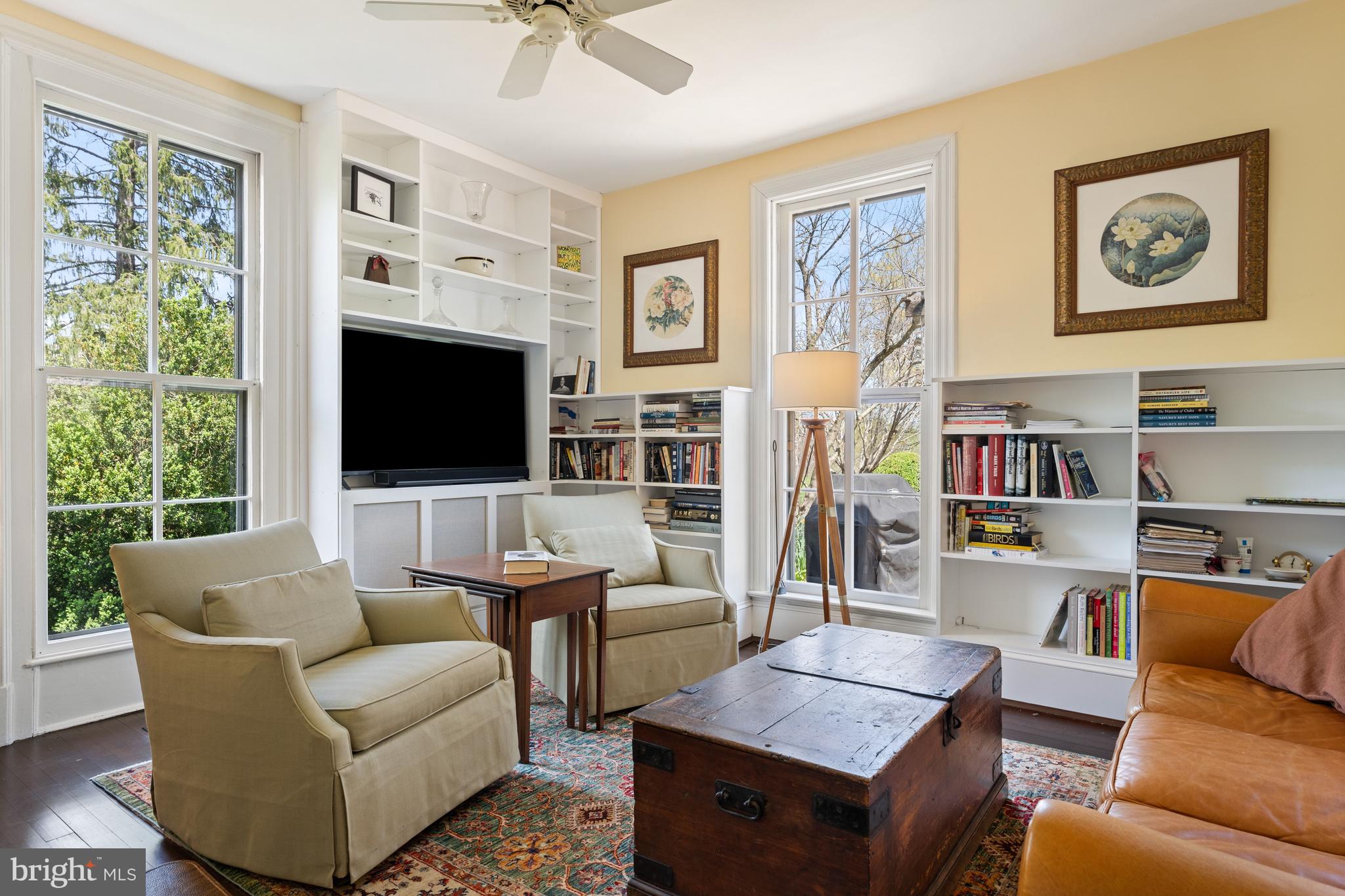 3459 Carrington Road Delaplane, VA 20144 - Photo 20 of 106 a living room with furniture and a flat screen tv