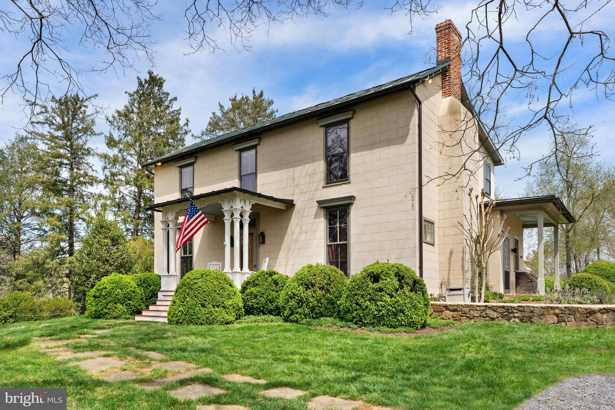 3459 Carrington Road Delaplane, VA 20144 - Photo 8 of 106 a front view of a house with a yard