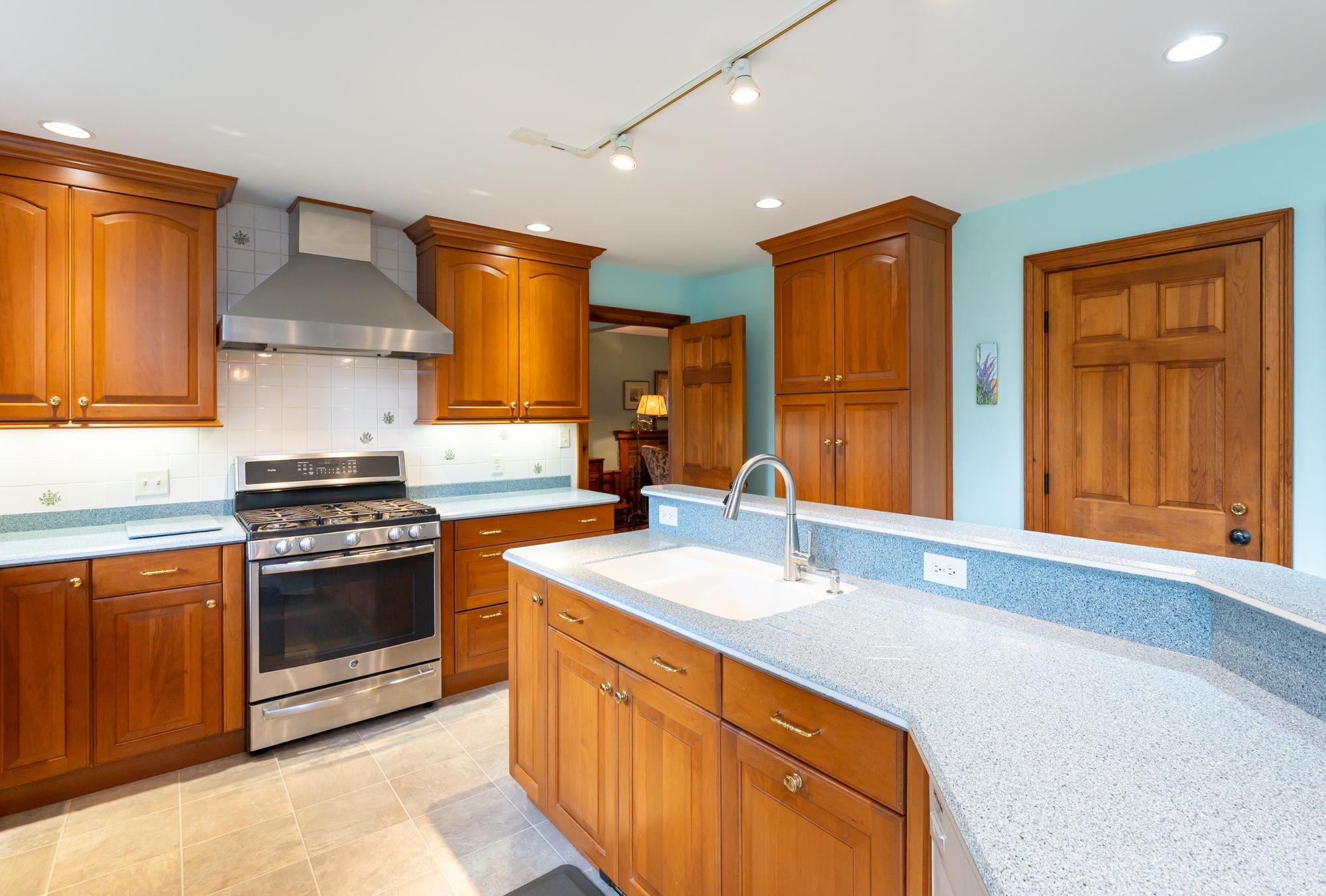 400 Gould Hill Road Hopkinton, NH 03229 - Photo 9 of 55