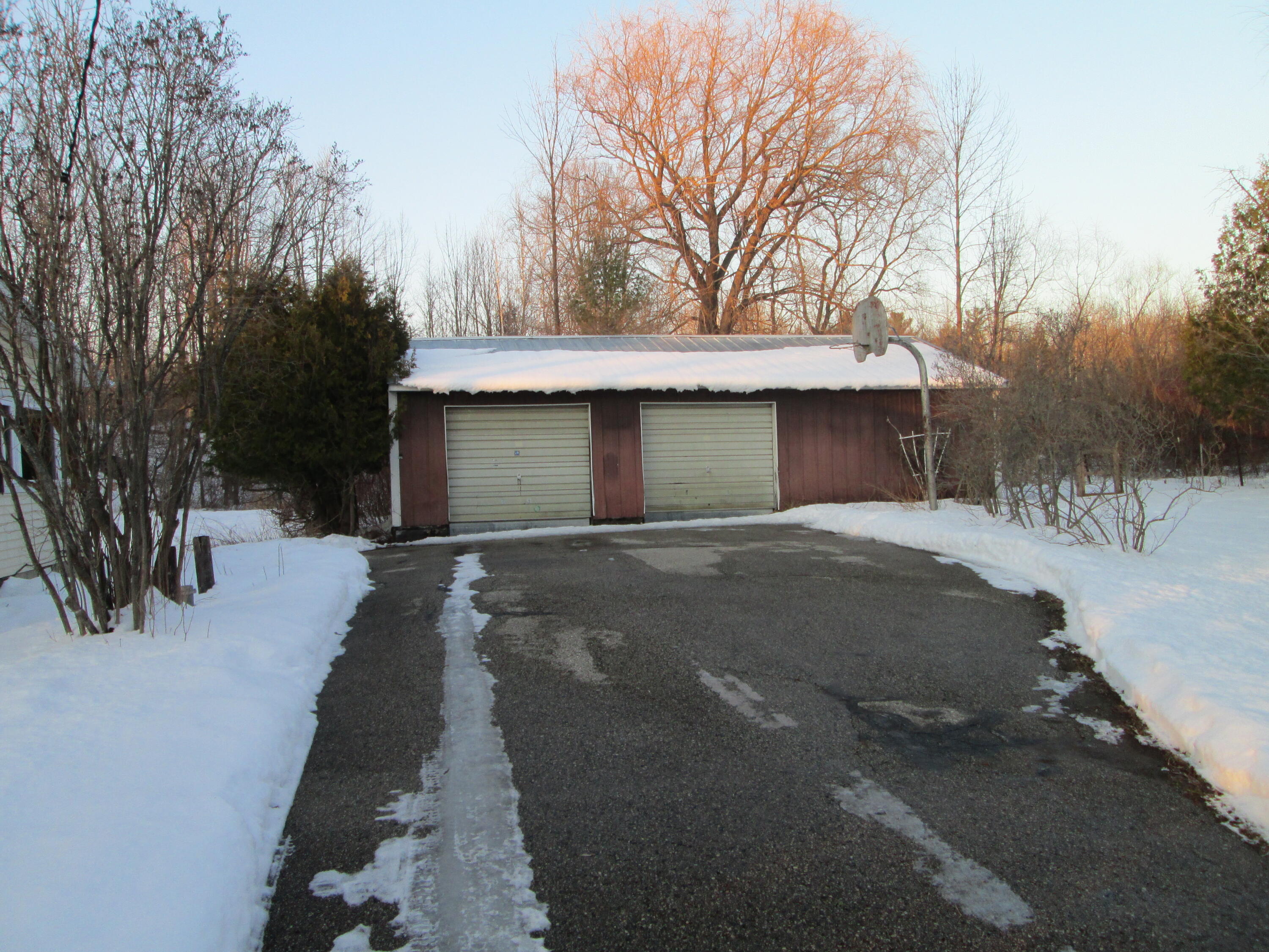 832 Foot Road Cheboygan, MI 49721 - Photo 3 of 25 Gallery Image 3