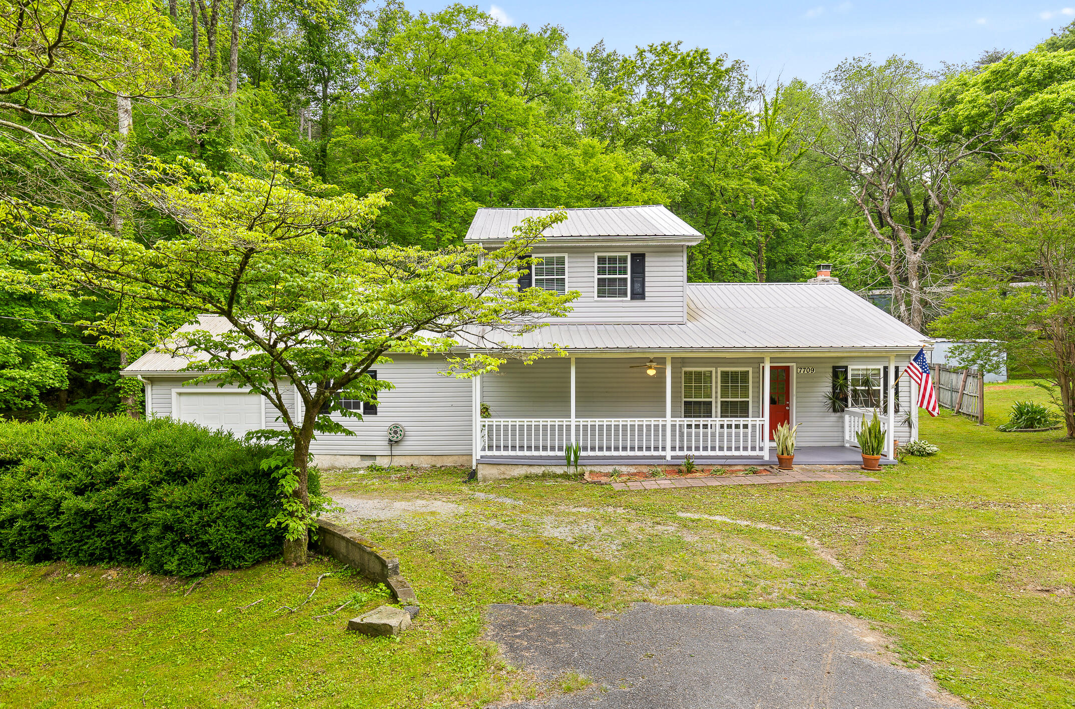 7709 Harper Road Hixson, TN 37343 - Photo 2 of 29 Harper-27
