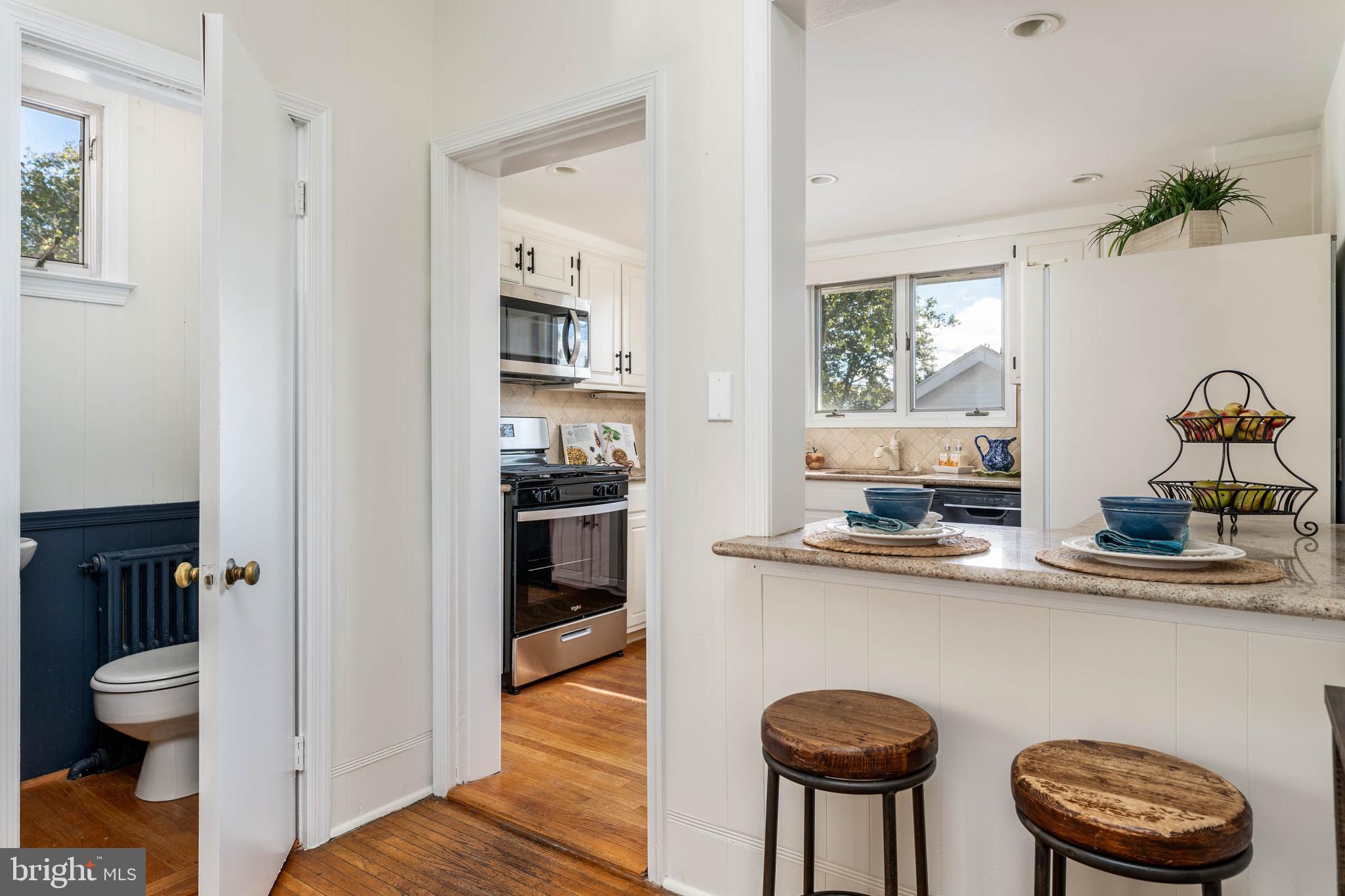 97 Forest Road Springfield, PA 19064 - Photo 12 of 30 Bar seating at counter