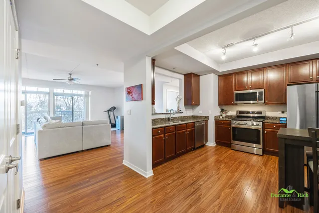 $495,000 | 425 Benjamin Drive, Unit 205, Vernon Hills, IL 60061