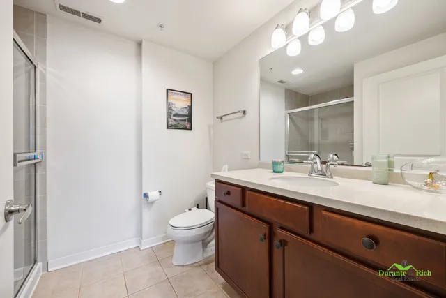 $495,000 | 425 Benjamin Drive, Unit 205, Vernon Hills, IL 60061