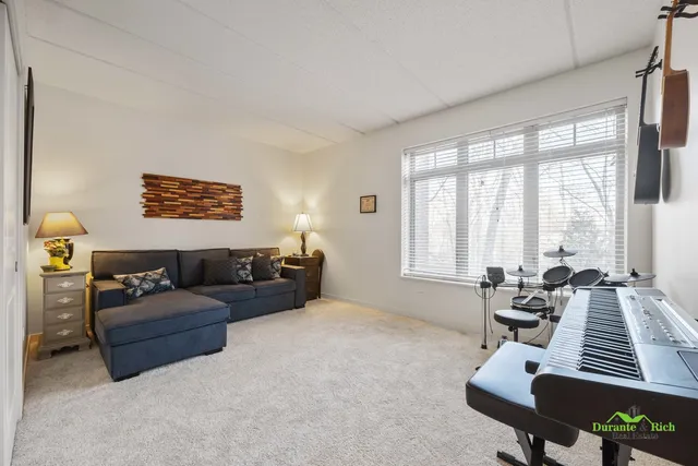 $495,000 | 425 Benjamin Drive, Unit 205, Vernon Hills, IL 60061