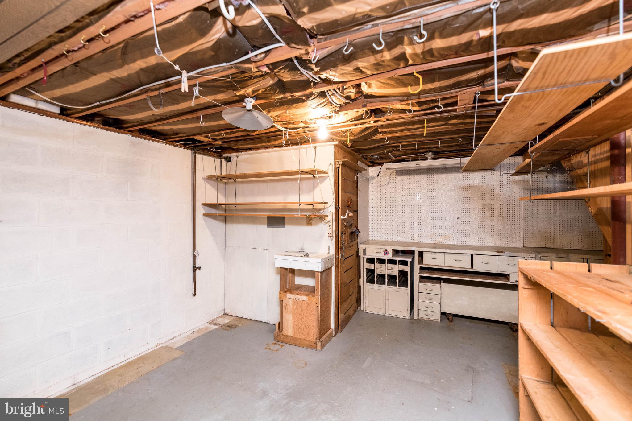 210 Gibson Road Annapolis, MD 21401 - Photo 28 of 30 Workshop area in basement