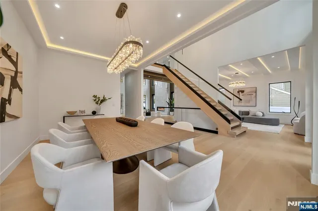 $2,700,000 | 801 Godwin Road, Paramus, NJ 07652