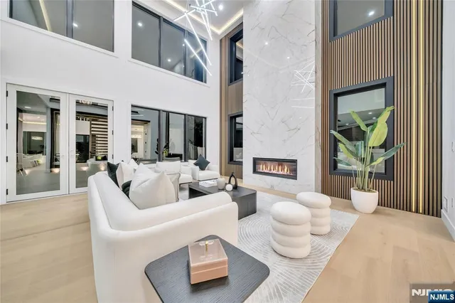 $2,700,000 | 801 Godwin Road, Paramus, NJ 07652