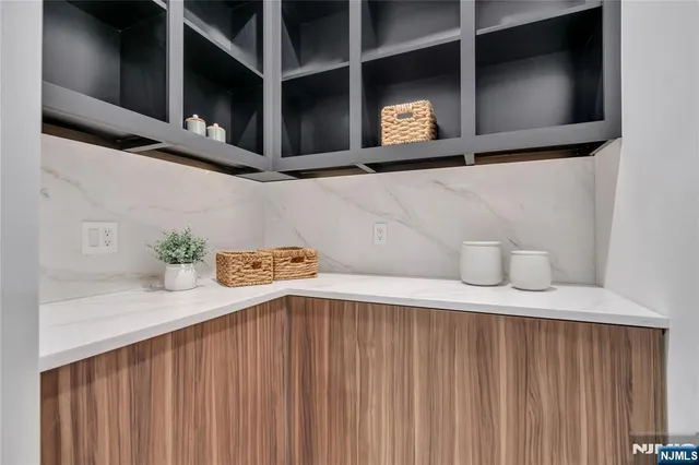 $2,700,000 | 801 Godwin Road, Paramus, NJ 07652