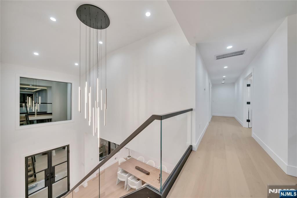 801 Godwin Road Paramus, NJ 07652 - Photo 33 of 50