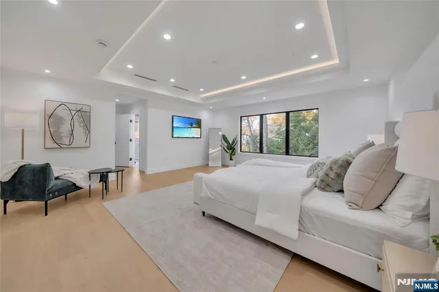 $2,700,000 | 801 Godwin Road, Paramus, NJ 07652