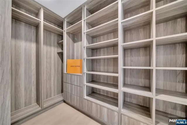 $2,700,000 | 801 Godwin Road, Paramus, NJ 07652