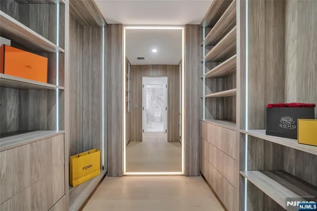 $2,700,000 | 801 Godwin Road, Paramus, NJ 07652