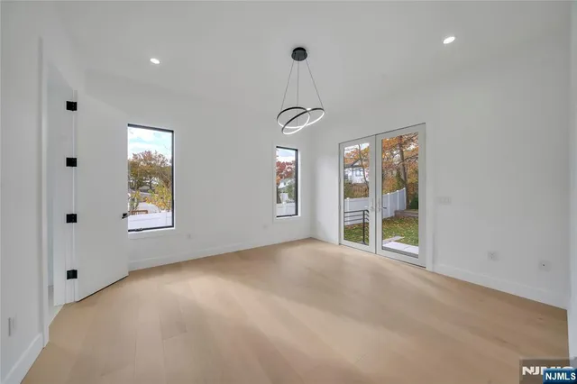 $2,700,000 | 801 Godwin Road, Paramus, NJ 07652