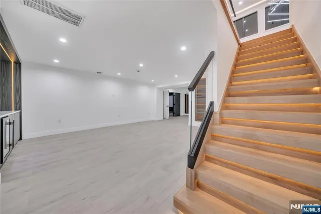 $2,700,000 | 801 Godwin Road, Paramus, NJ 07652