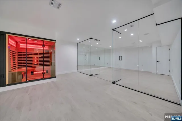 $2,700,000 | 801 Godwin Road, Paramus, NJ 07652